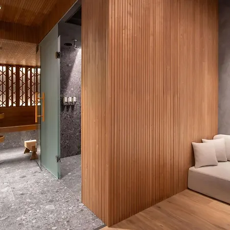 Готель Hampton By Hilton