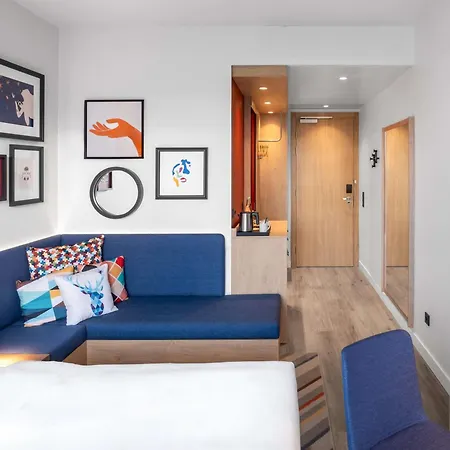 Готель Hampton By Hilton Таллінн