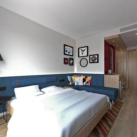 Hampton By Hilton 4*