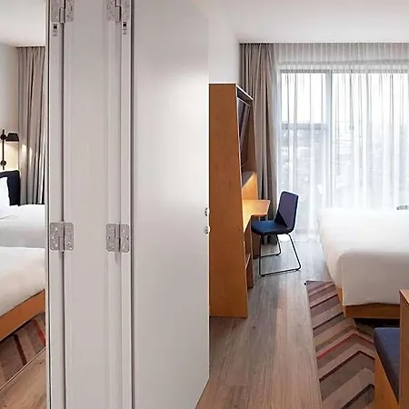 Hampton By Hilton Hotell