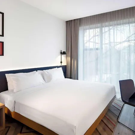 Hampton By Hilton Hotell 4*