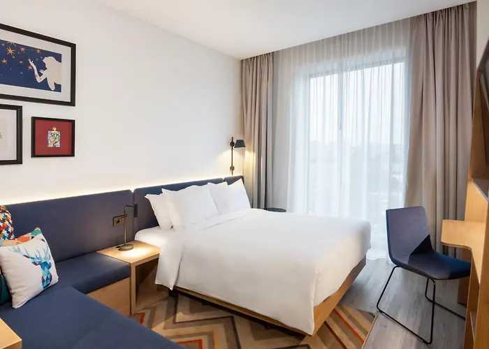 Hotel Hampton By Hilton Reval