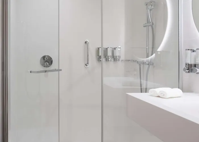 酒店 Hampton By Hilton 4*