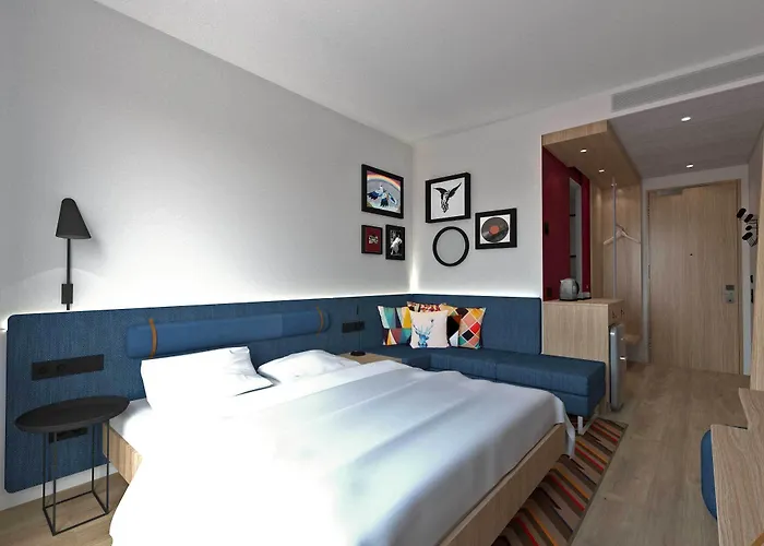 Hampton By Hilton 4*