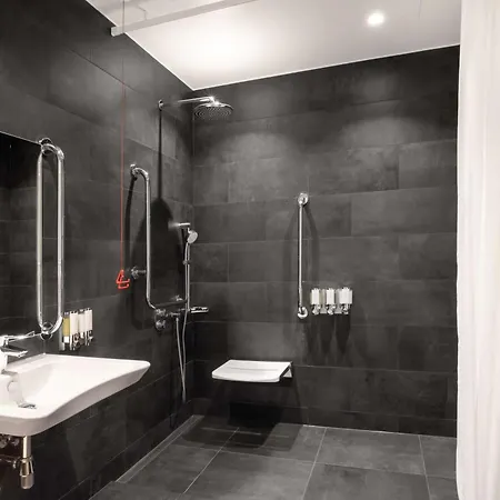 Hampton By Hilton 4*