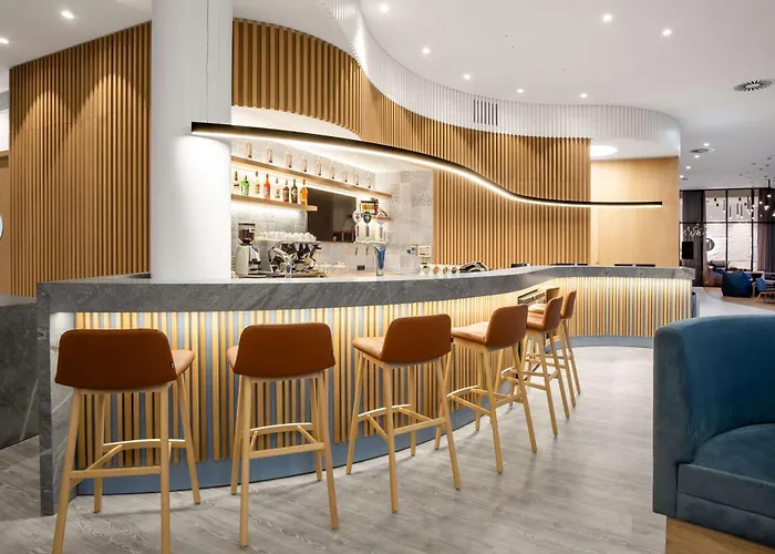 Hampton By Hilton 4*